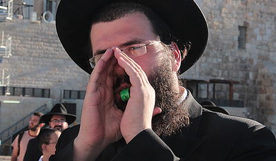 יוסי דייטש מאושר: נשות הכותל הולכות ומתמעטות