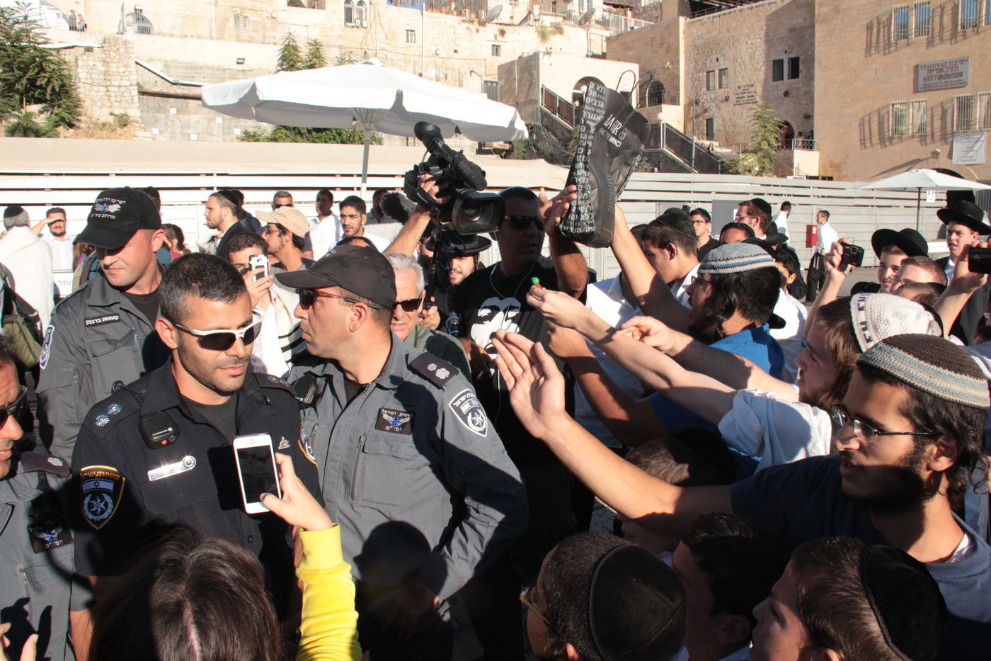 ניצחון חרדי בכותל המערבי • גלריה