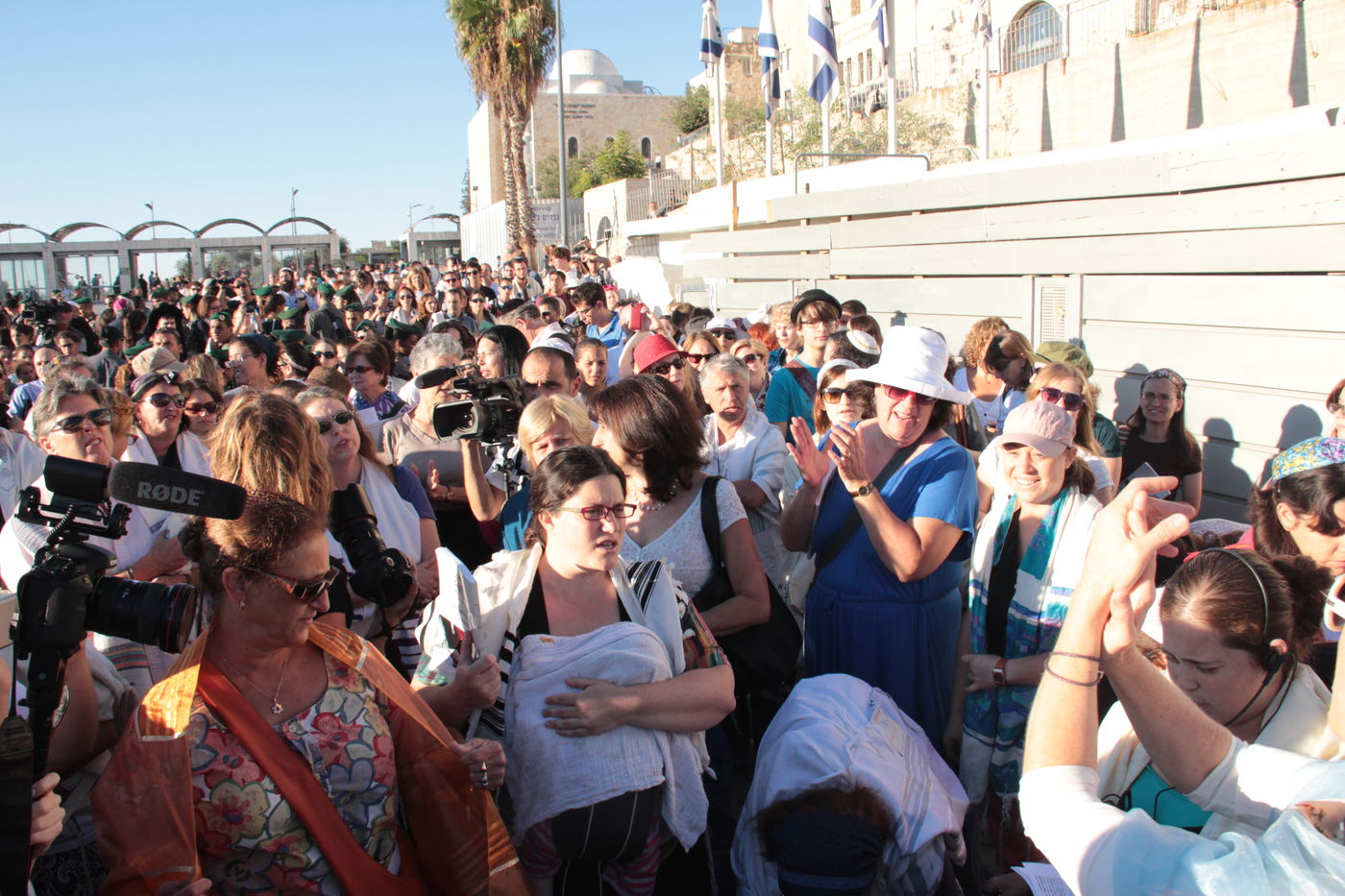 ניצחון חרדי בכותל המערבי • גלריה