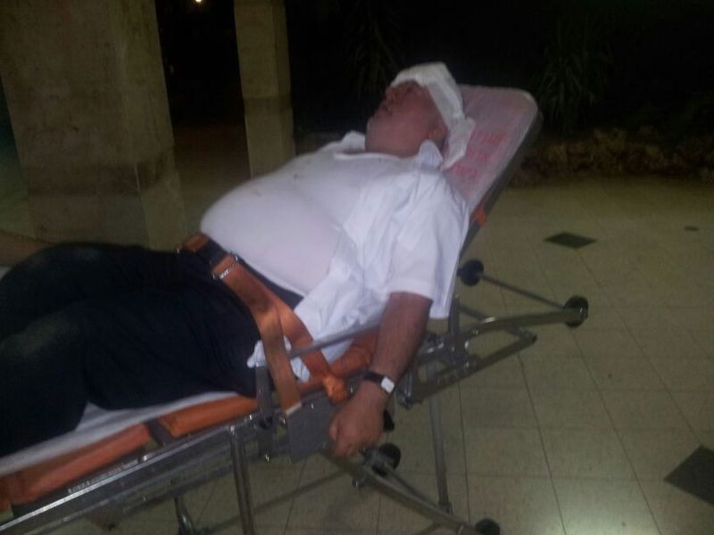 גולובנציץ' מובהל לבית החולים לאחר התקיפה