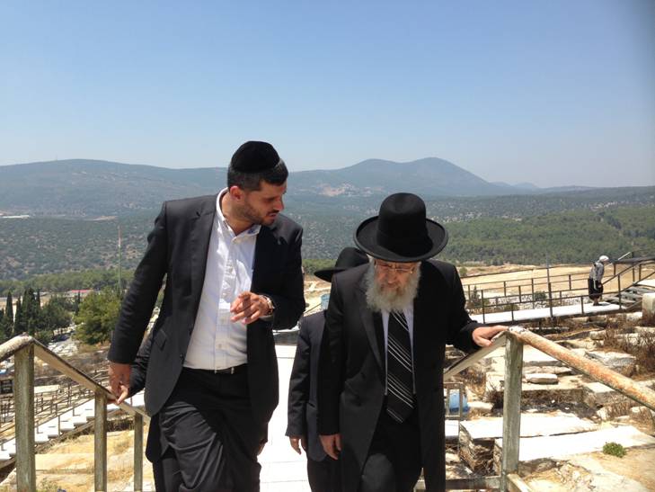 תפילה. הרב יצחק יוסף ורונן גנון