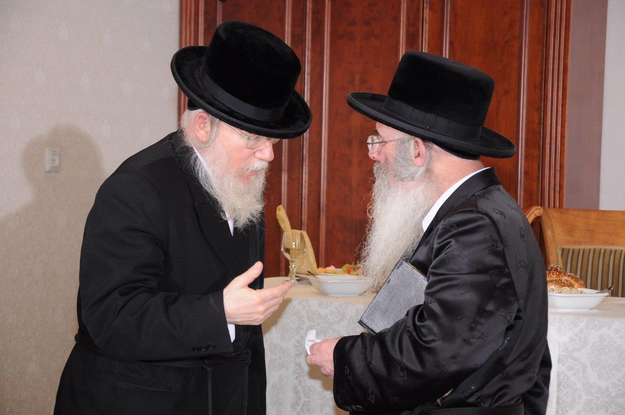 בית דין לדיני ממונות הוקם בחסידות בעלזא • גלריה