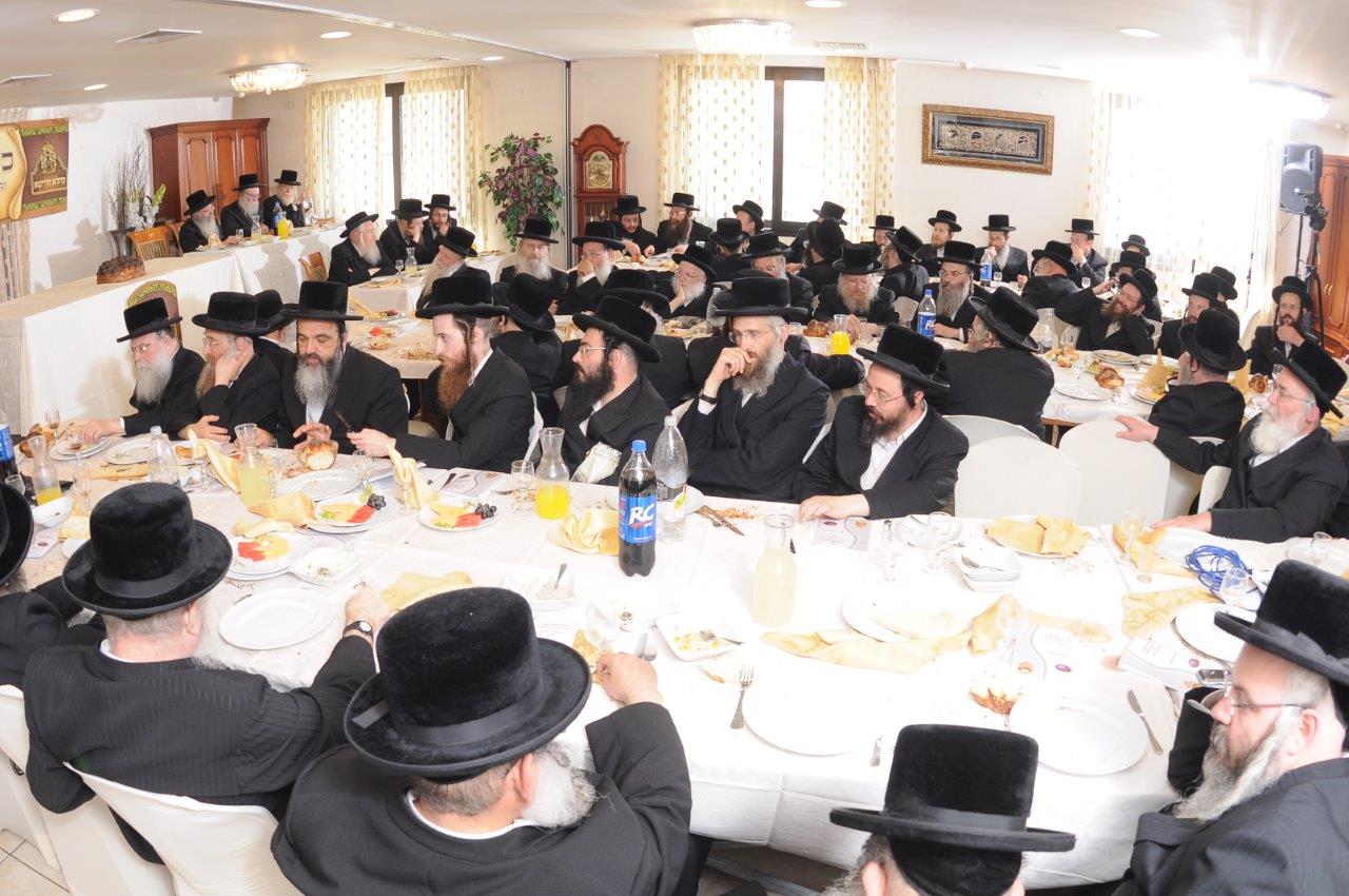 בית דין לדיני ממונות הוקם בחסידות בעלזא • גלריה