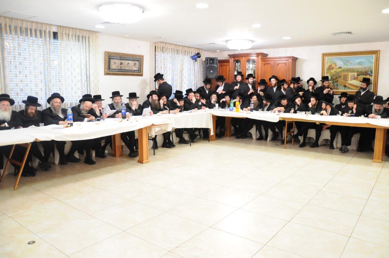 בית דין לדיני ממונות הוקם בחסידות בעלזא • גלריה