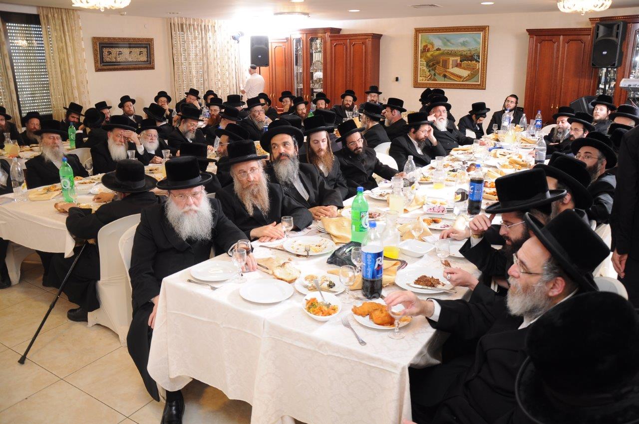 בית דין לדיני ממונות הוקם בחסידות בעלזא • גלריה