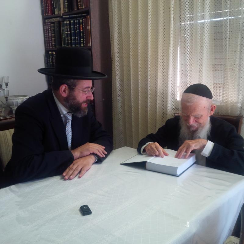 הרב דוד לאו התברך אצל רבותיו הגרי"ג אדלשטיין והגרב"ד פוברסקי