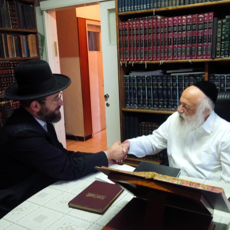 הרב דוד לאו התברך אצל רבותיו הגרי"ג אדלשטיין והגרב"ד פוברסקי