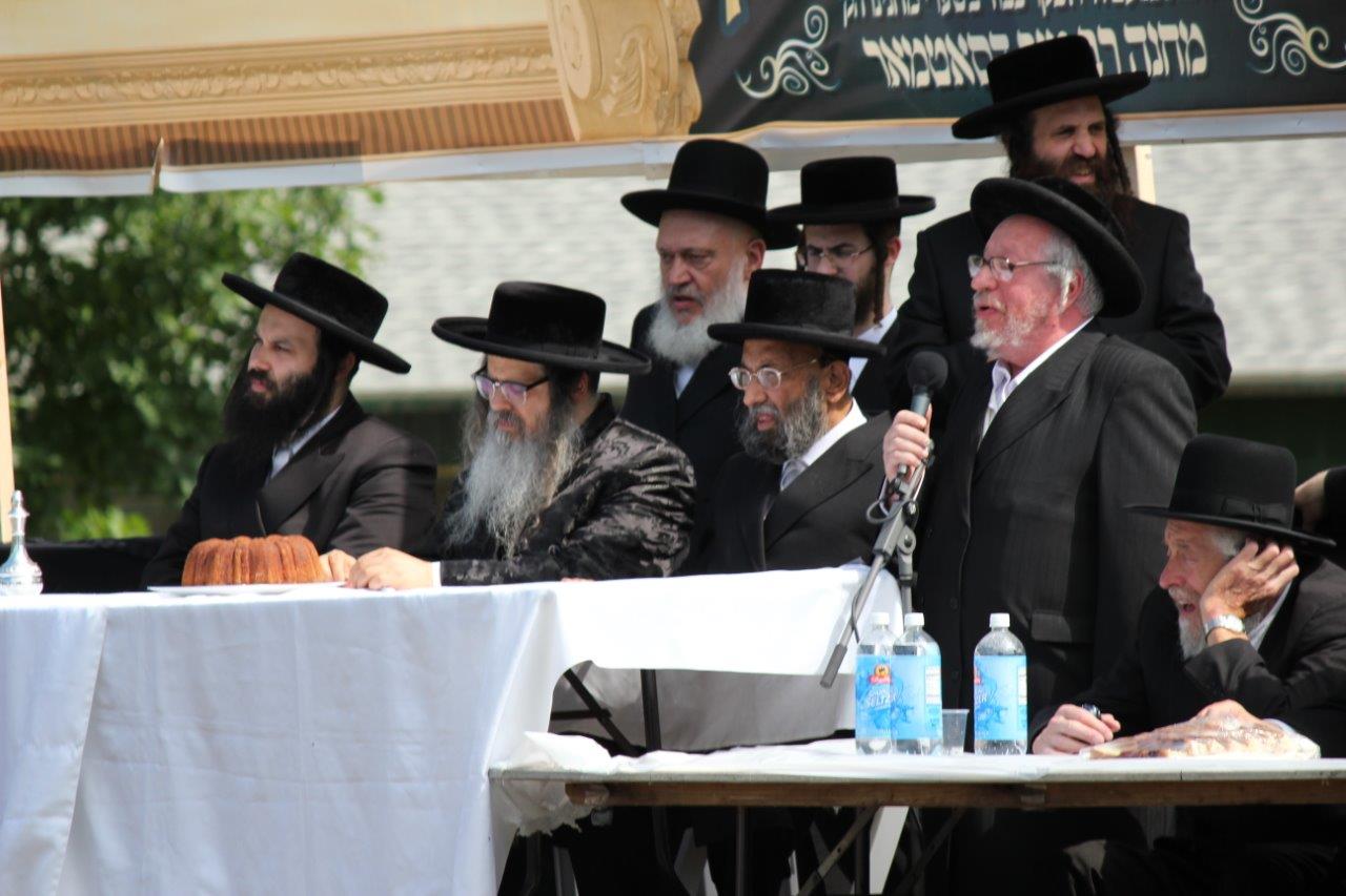 צפו: הרבי מסאטמר חנך מקווה בהרי הקטסקילס