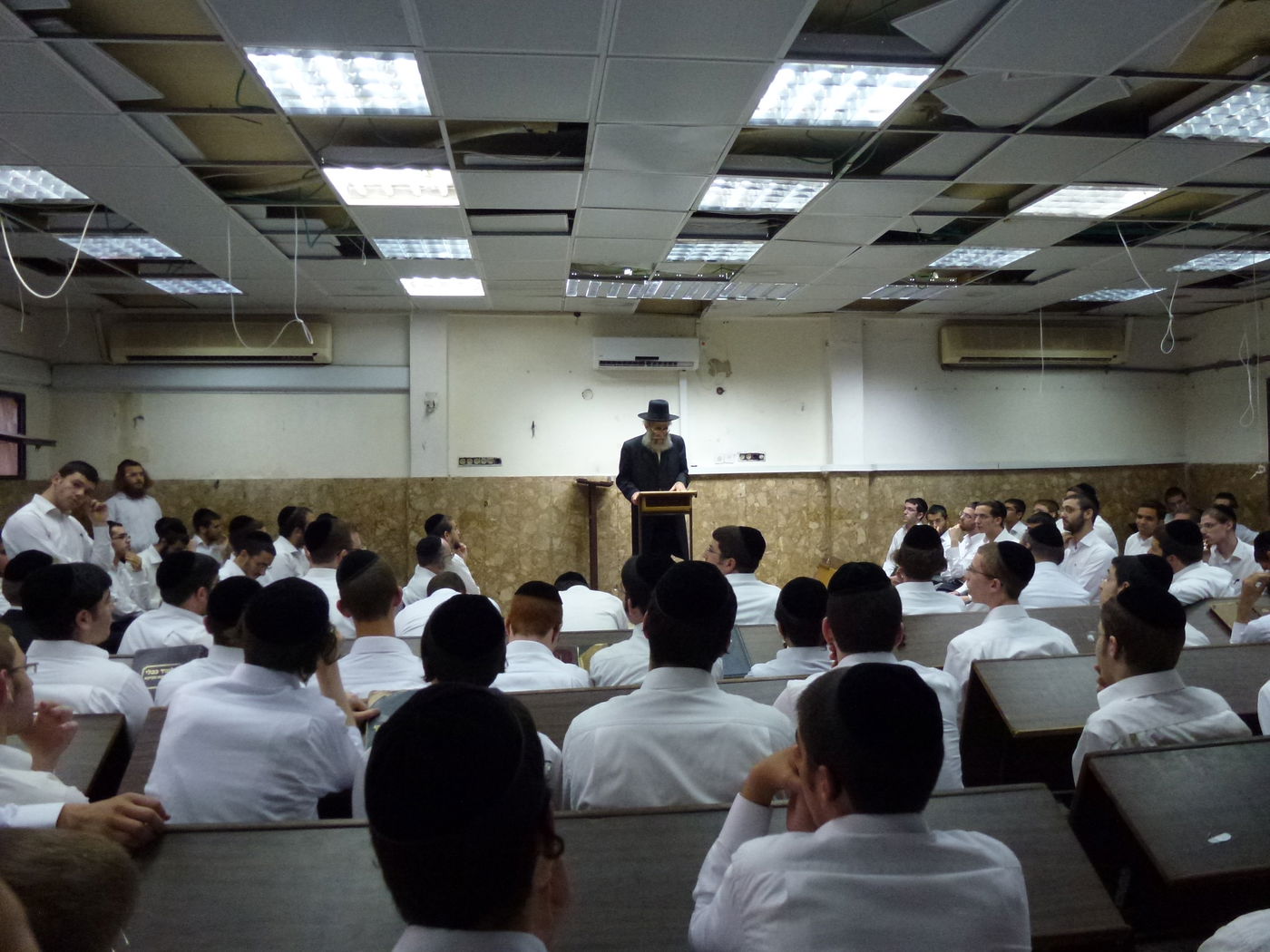 הרב מרקוביץ' תוקף את רבני 'השונאים': "רודפים"