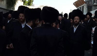 צפו בגלריה: אלפים השתתפו בחתונת נכד האדמו"ר מגור