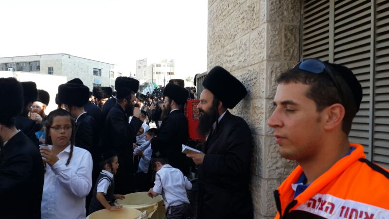 צפו בגלריה: אלפים השתתפו בחתונת נכד האדמו"ר מגור