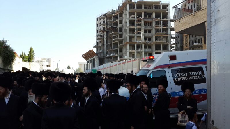 צפו בגלריה: אלפים השתתפו בחתונת נכד האדמו"ר מגור