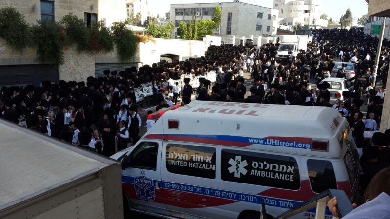 צפו בגלריה: אלפים השתתפו בחתונת נכד האדמו"ר מגור