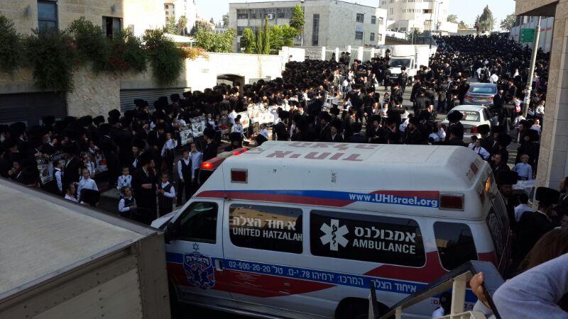 צפו בגלריה: אלפים השתתפו בחתונת נכד האדמו"ר מגור