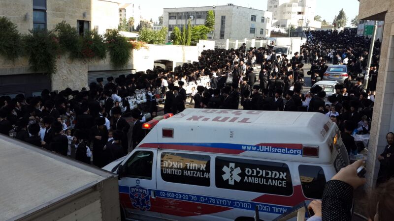 צפו בגלריה: אלפים השתתפו בחתונת נכד האדמו"ר מגור