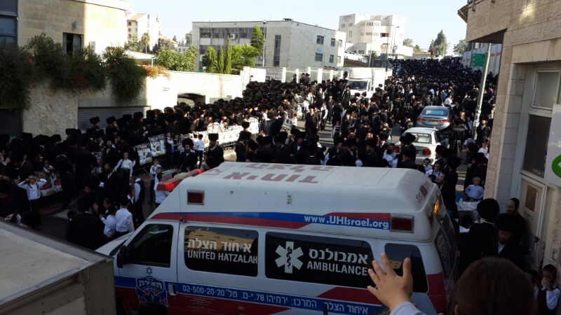 צפו בגלריה: אלפים השתתפו בחתונת נכד האדמו"ר מגור