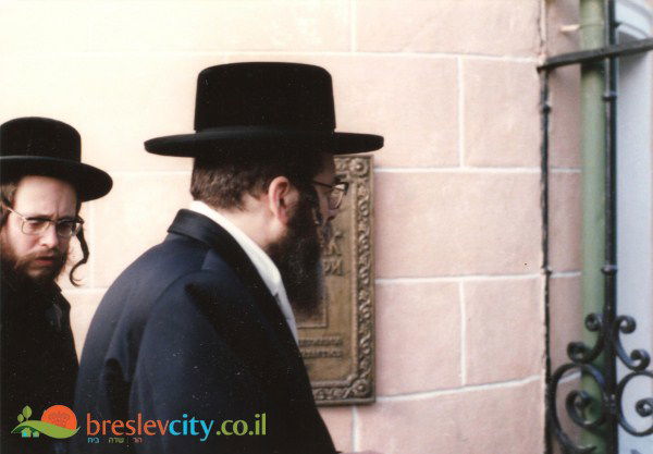 צפו: כך נראתה העלייה לאומן מתחת לאף של הק.ג.ב