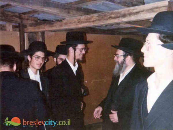 צפו: כך נראתה העלייה לאומן מתחת לאף של הק.ג.ב