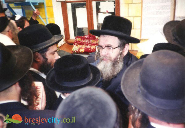 צפו: כך נראתה העלייה לאומן מתחת לאף של הק.ג.ב