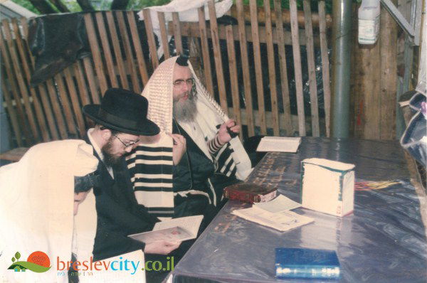 צפו: כך נראתה העלייה לאומן מתחת לאף של הק.ג.ב