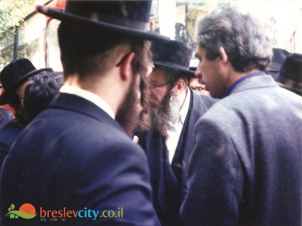 צפו: כך נראתה העלייה לאומן מתחת לאף של הק.ג.ב