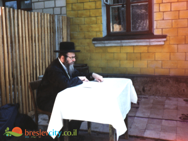 צפו: כך נראתה העלייה לאומן מתחת לאף של הק.ג.ב