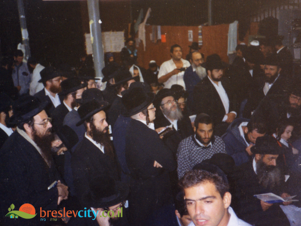 צפו: כך נראתה העלייה לאומן מתחת לאף של הק.ג.ב