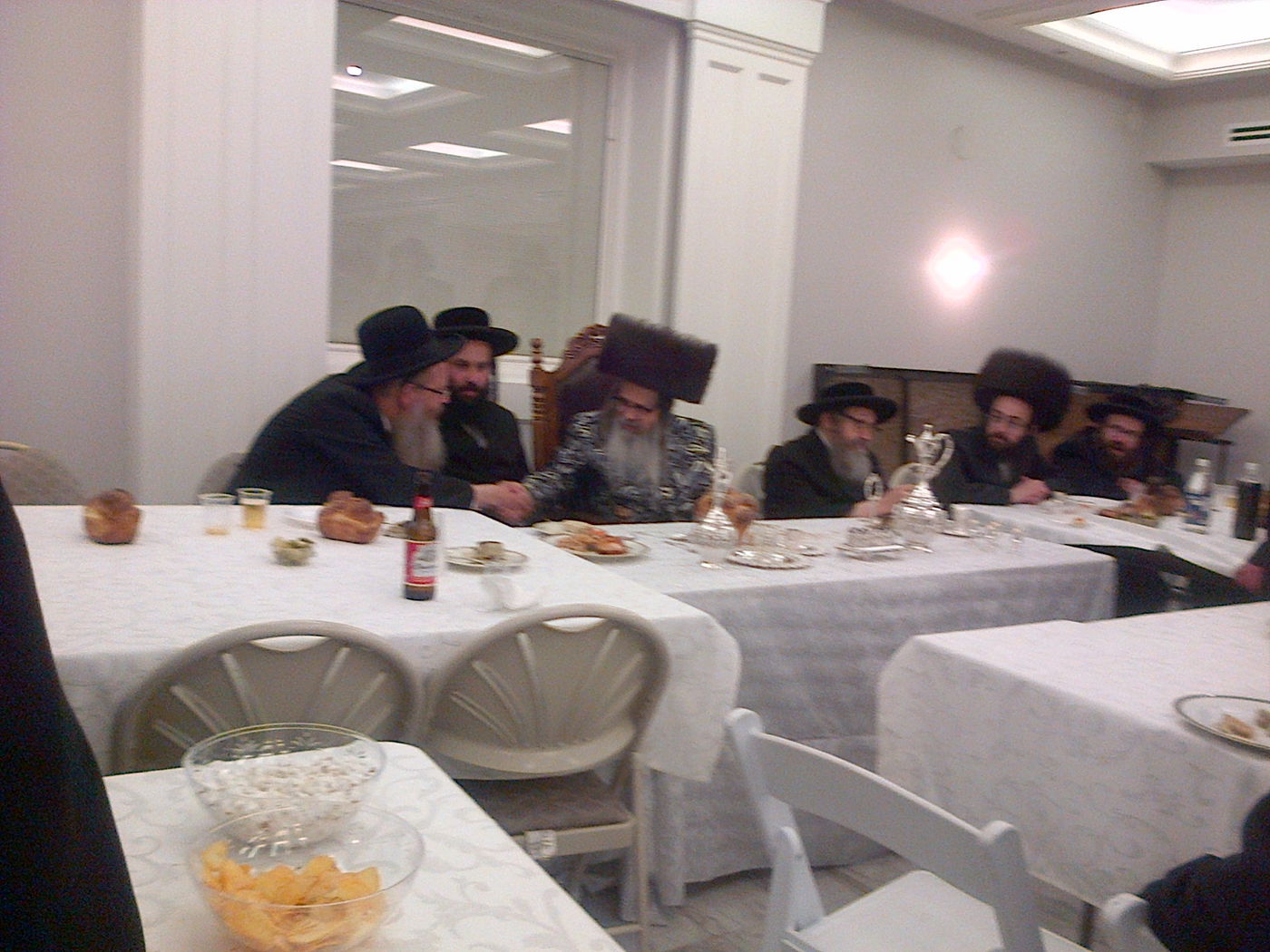 לחיצת היד בסעודת ה"וואכטנאכט".