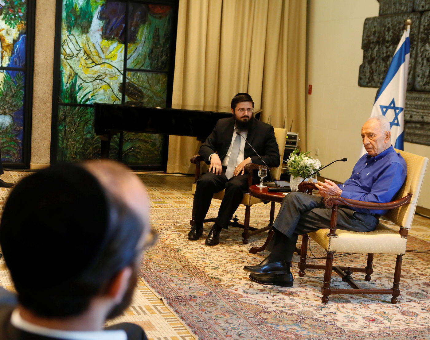 נשיא המדינה נפגש עם צעירים חרדים: אין מקום לכפיה אנטי דתית