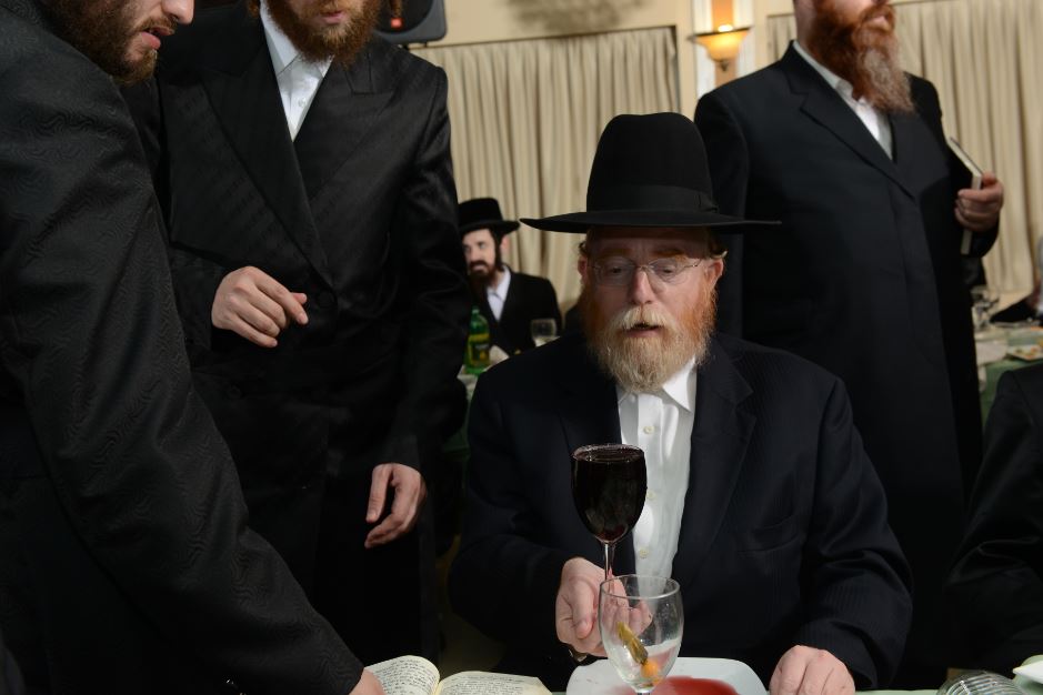 גלריה: הנופשים החרדים תרמו, וספר תורה חדש הוכנס לבית הכנסת שבקטסקילס