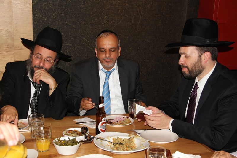 חתונה בחושך, שבע ברכות במסעדה