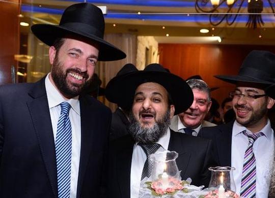 גו בחושך. בחתונת משפחת רווח.