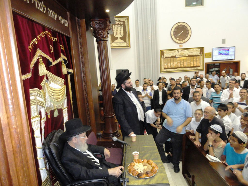 הרב יצחק יוסף: "מרן ביקש ממני להתפלל עליו"