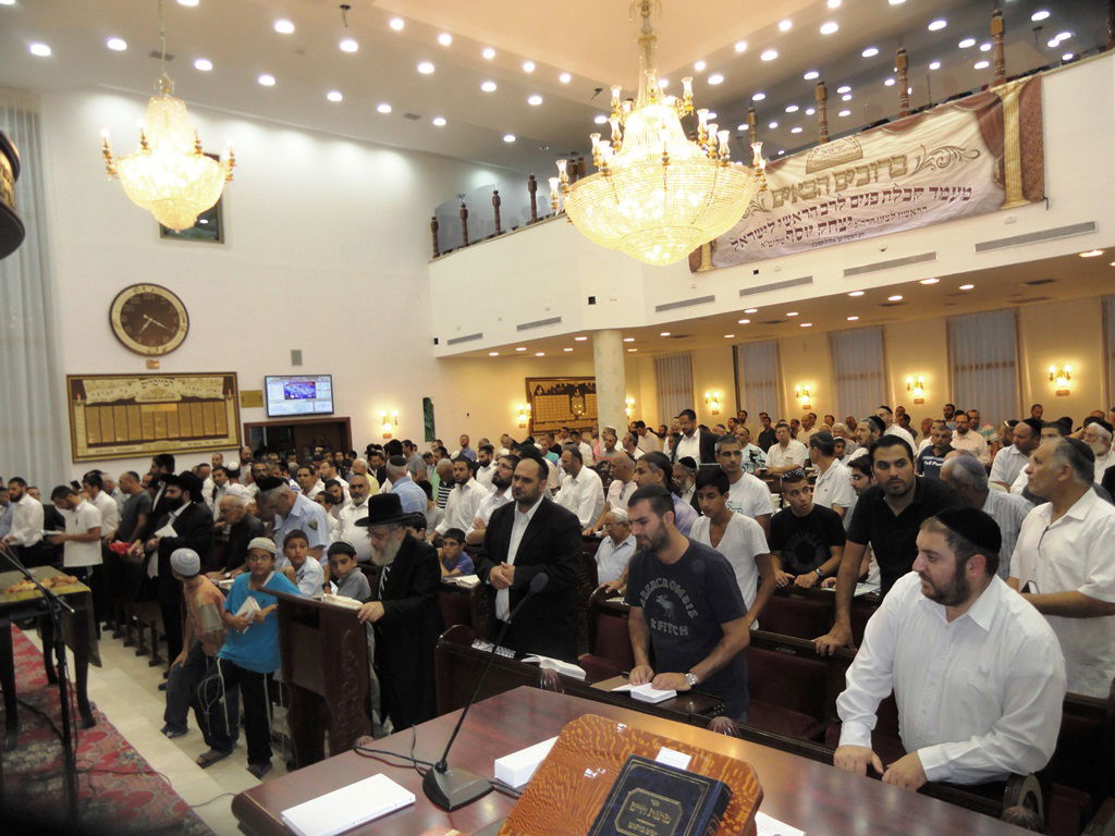 הרב יצחק יוסף: "מרן ביקש ממני להתפלל עליו"