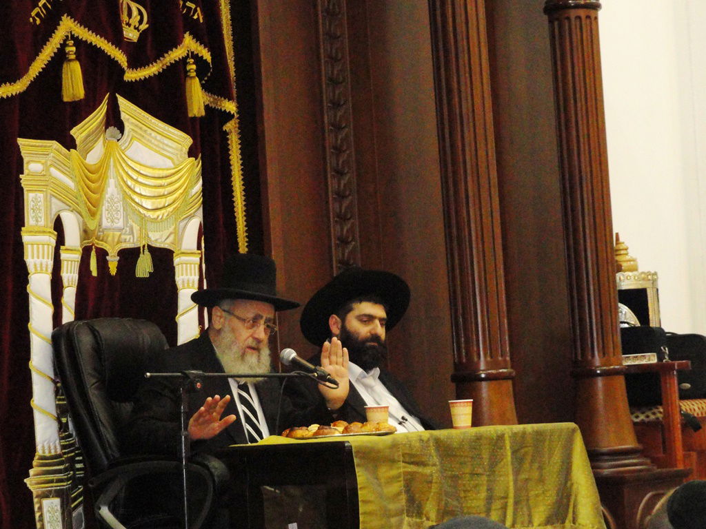 הרב יצחק יוסף: "מרן ביקש ממני להתפלל עליו"