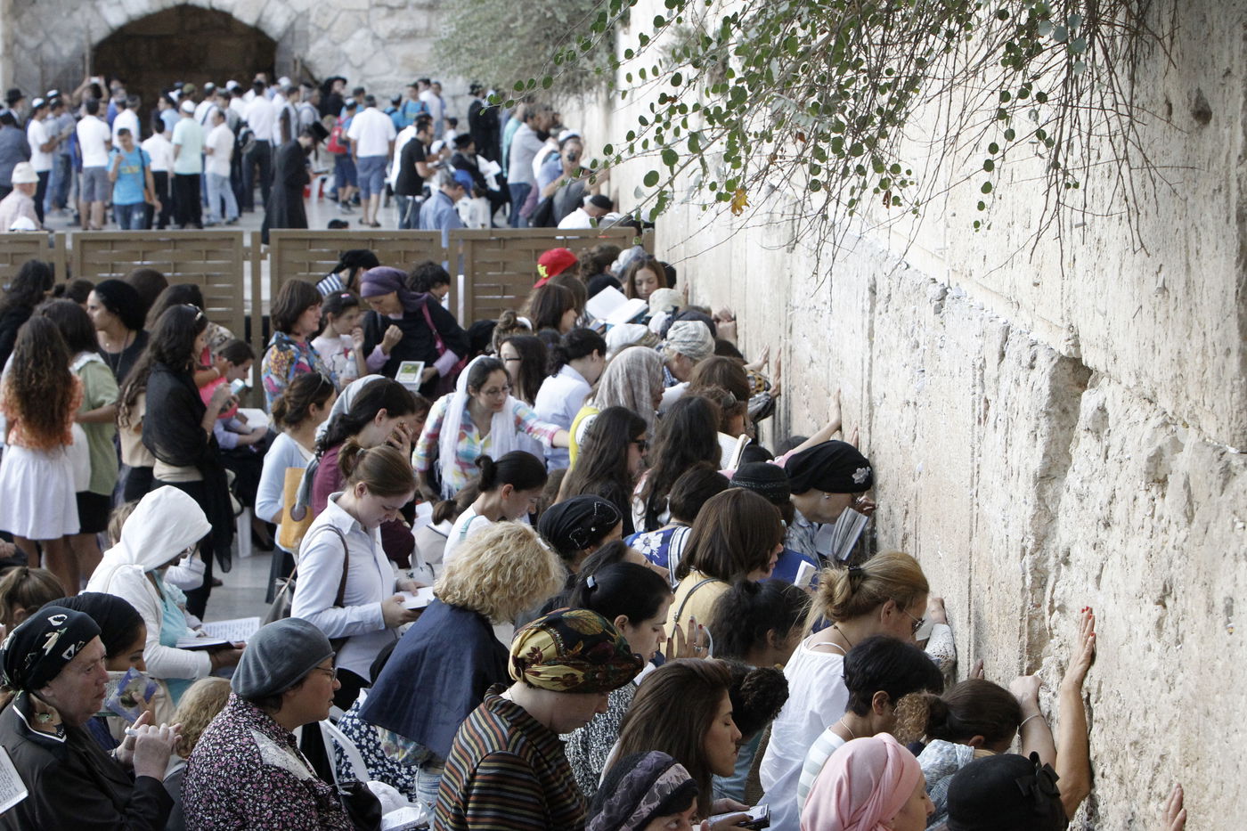 "נשות הכותל" בשביתת מחאה בכותל המערבי
