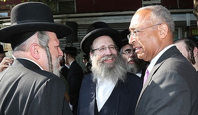 אחרי דה בלסיו: גם ביל תומפסון נפגש עם חרדים בניו יורק