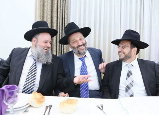 יו"ר תנועת ש"ס בחתונת בת הרב זליכה