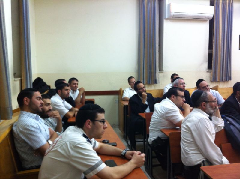 חבריו של המתנדב מתכנסים הלילה בירושלים לציין את הצלתו