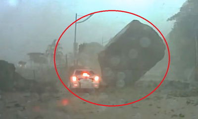 הסלע רגע לפני שנסוג אחורה