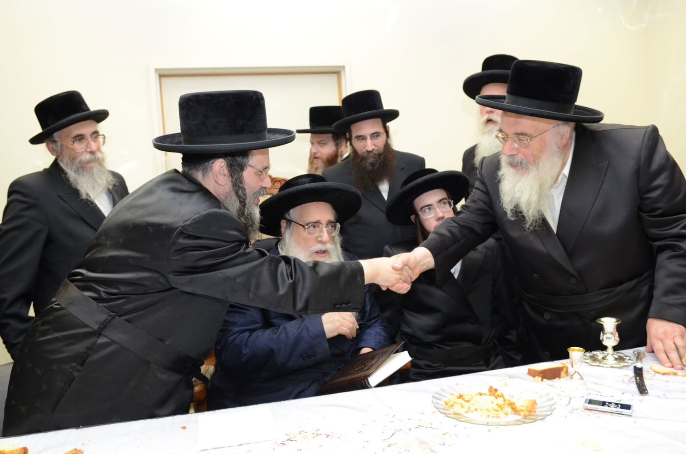 אירוסי נכד האדמו"ר מצאנז עם נכדת בעל ה"שפע חיים" זי"ע • גלריה