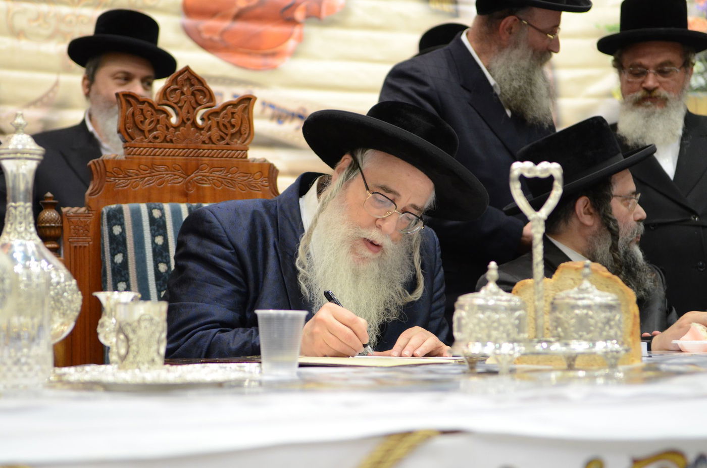 אירוסי נכד האדמו"ר מצאנז עם נכדת בעל ה"שפע חיים" זי"ע • גלריה