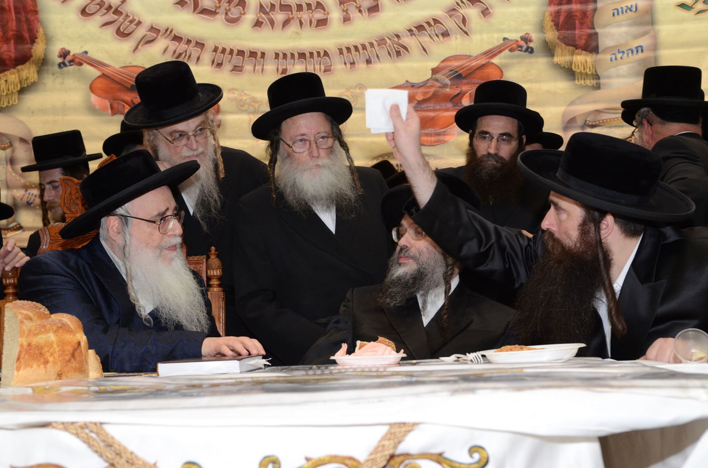 אירוסי נכד האדמו"ר מצאנז עם נכדת בעל ה"שפע חיים" זי"ע • גלריה