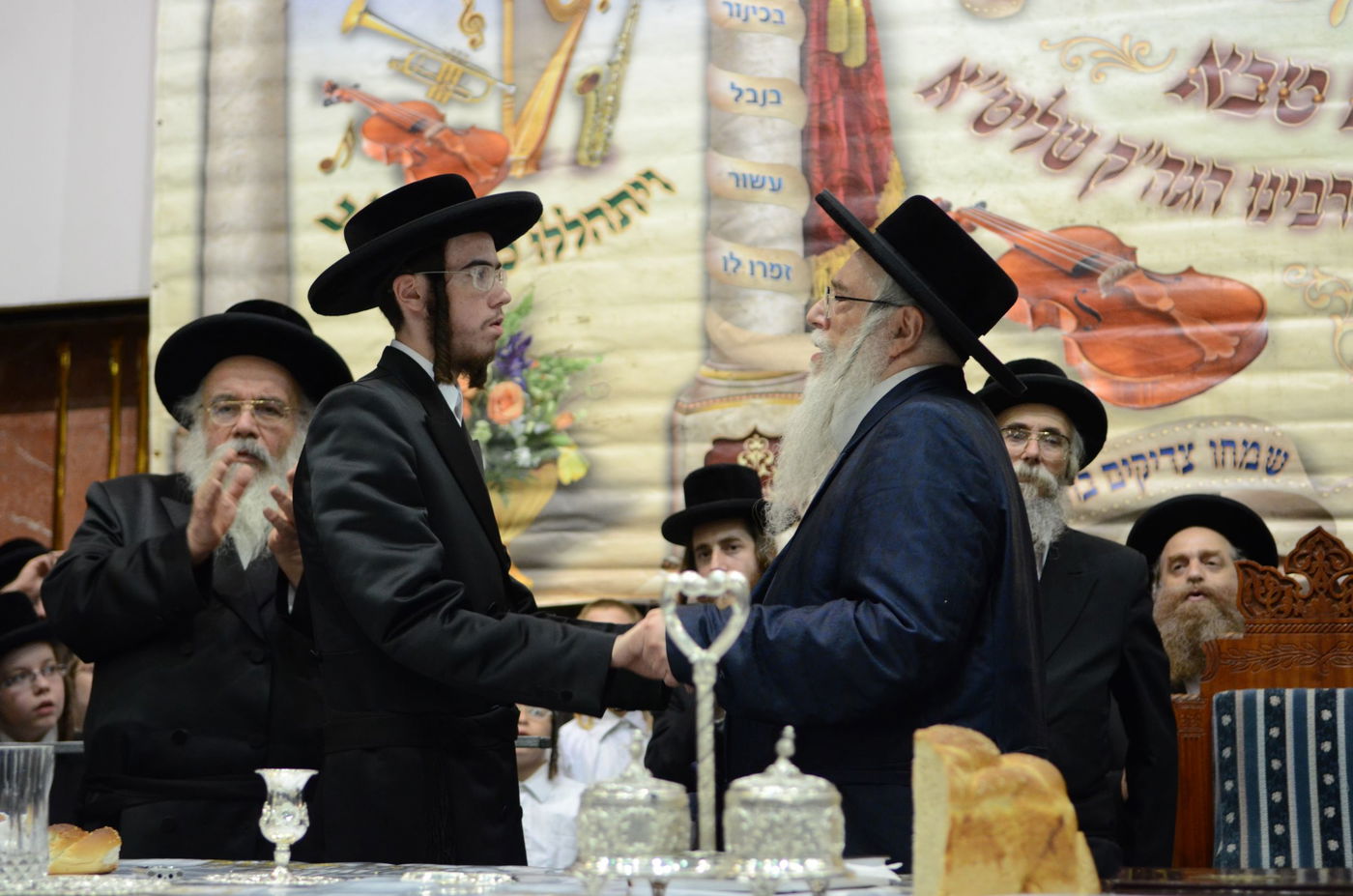 אירוסי נכד האדמו"ר מצאנז עם נכדת בעל ה"שפע חיים" זי"ע • גלריה