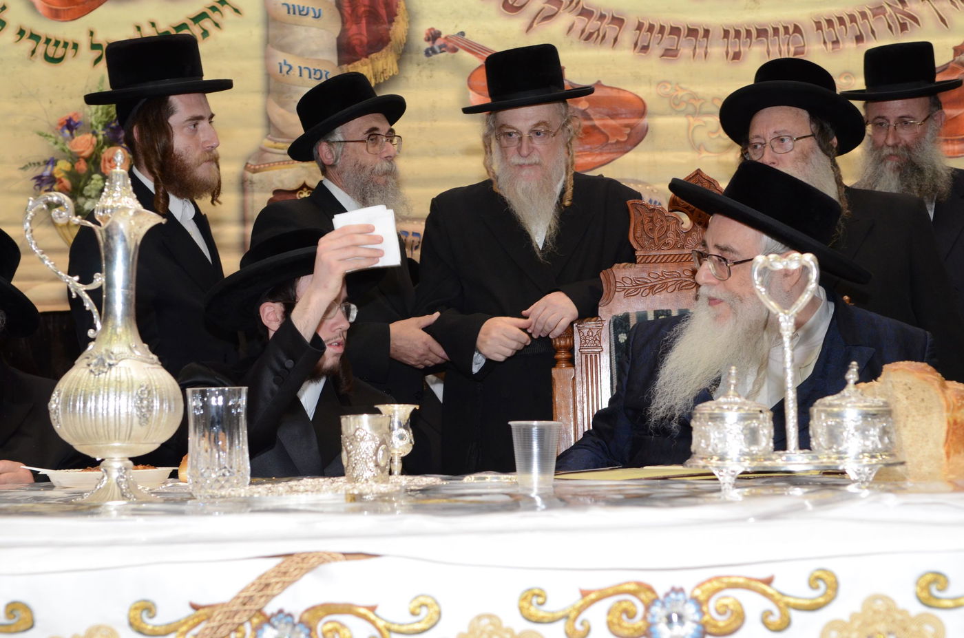 אירוסי נכד האדמו"ר מצאנז עם נכדת בעל ה"שפע חיים" זי"ע • גלריה