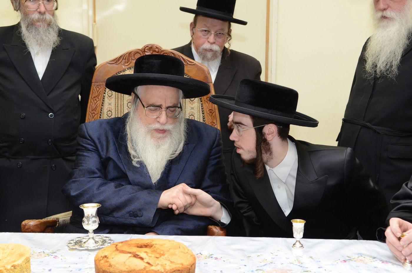 אירוסי נכד האדמו"ר מצאנז עם נכדת בעל ה"שפע חיים" זי"ע • גלריה