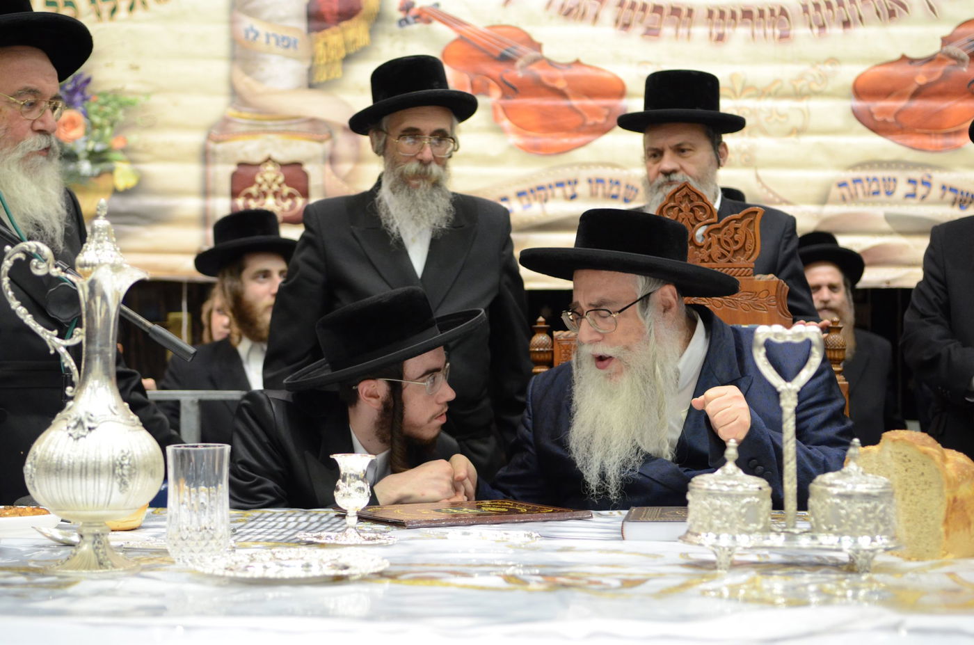 אירוסי נכד האדמו"ר מצאנז עם נכדת בעל ה"שפע חיים" זי"ע • גלריה