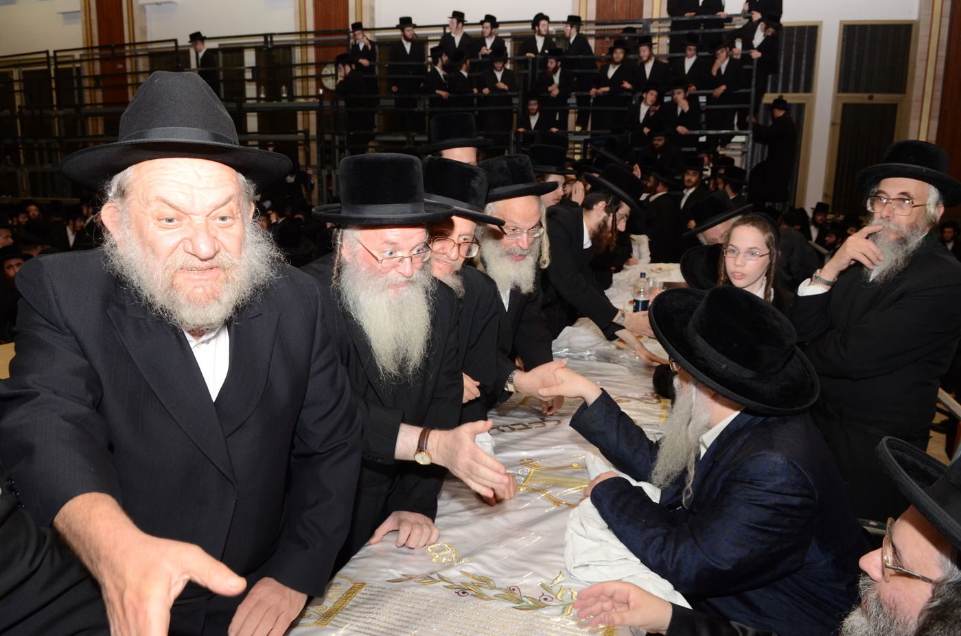 אירוסי נכד האדמו"ר מצאנז עם נכדת בעל ה"שפע חיים" זי"ע • גלריה