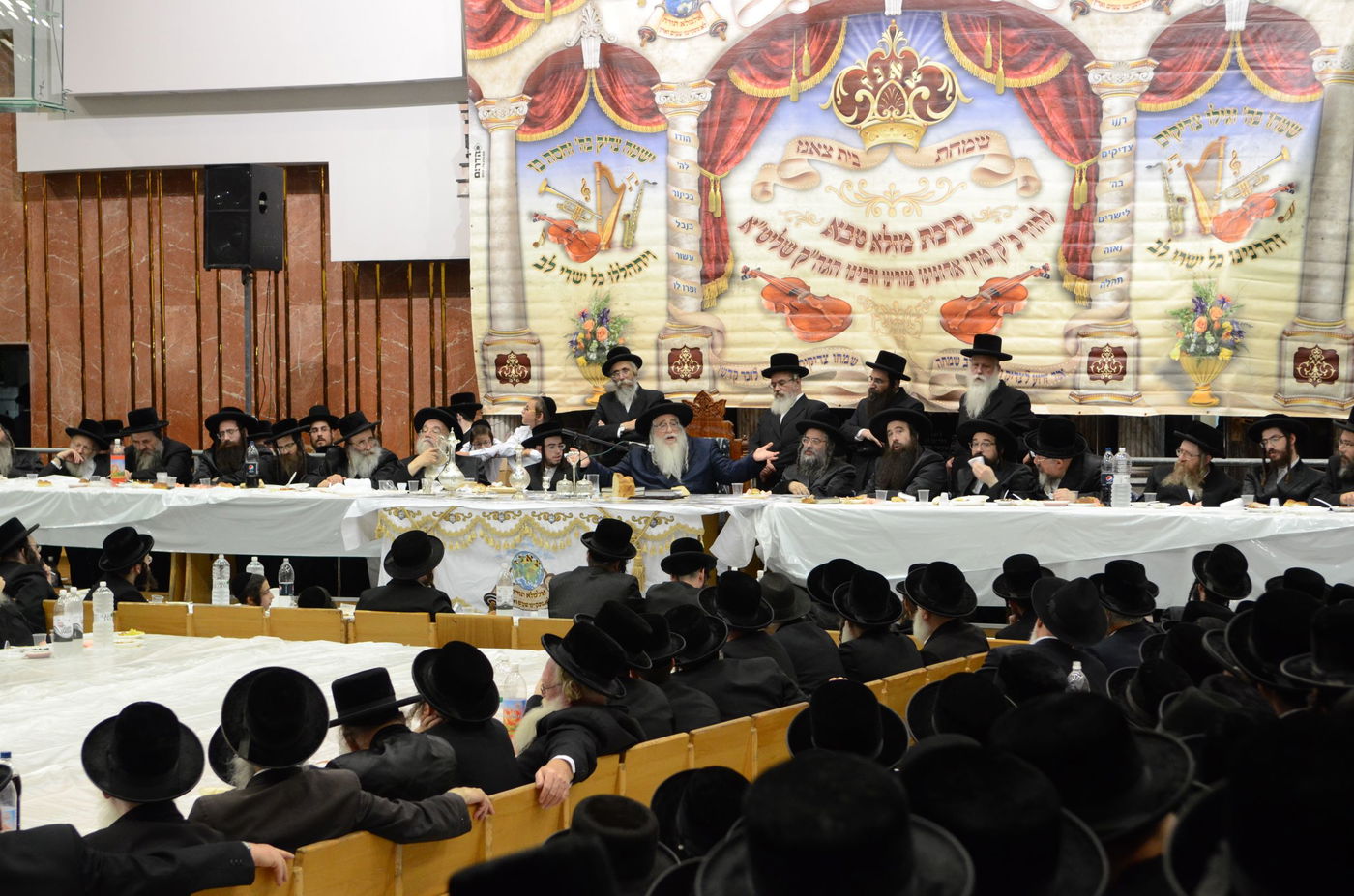 אירוסי נכד האדמו"ר מצאנז עם נכדת בעל ה"שפע חיים" זי"ע • גלריה