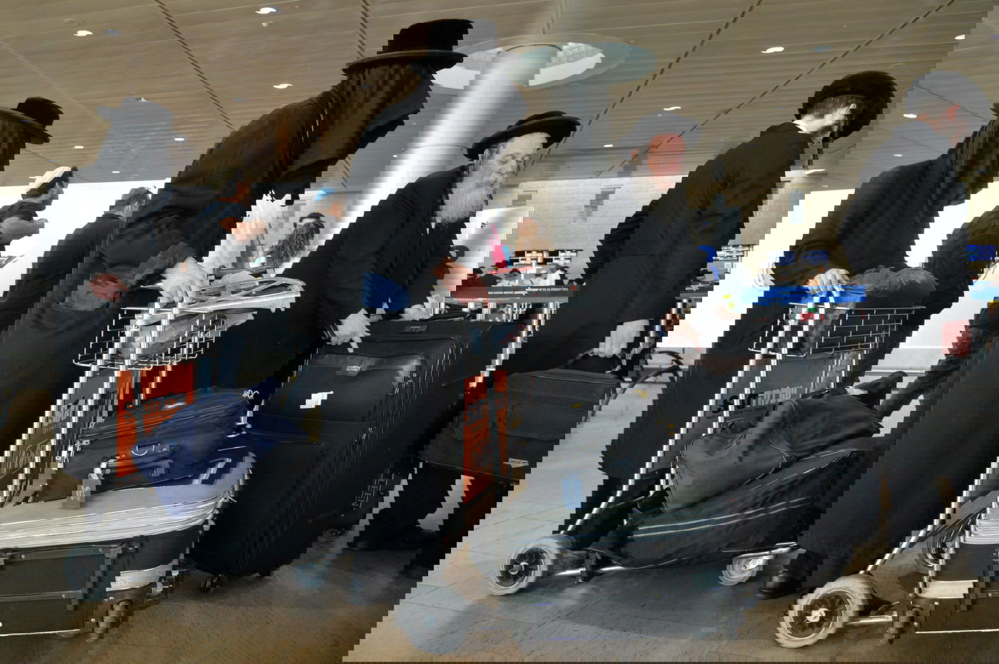 בדרך לאומן: "שאלים" נגד פריצות • תמונות